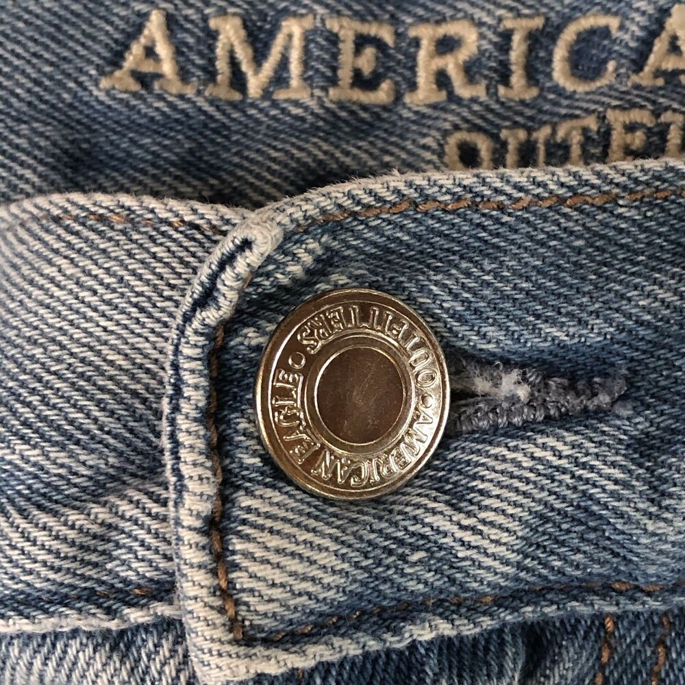 American Eagle Women’s Mom Jean Light  Blue Distressed Size 4 Short - Picture 15 of 16